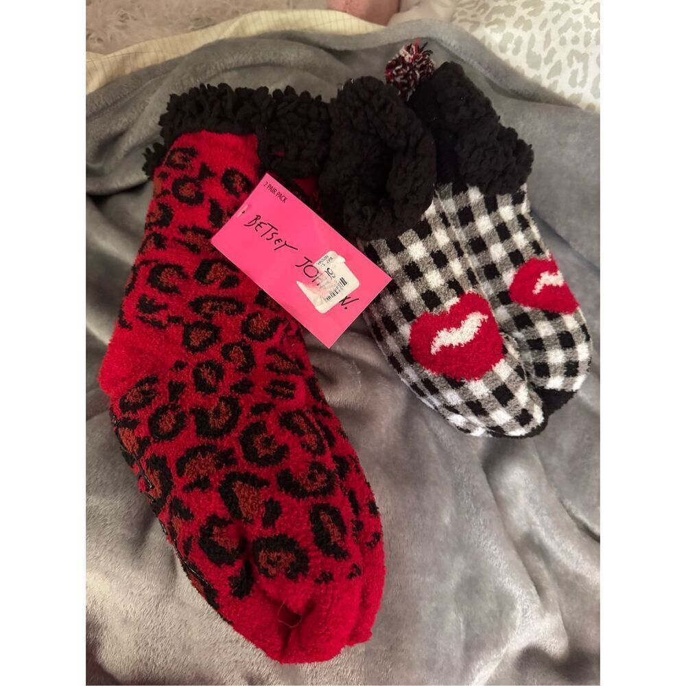 2x betsey johnson footie & calf cabin fur slipper socks nwt s/m leopard print